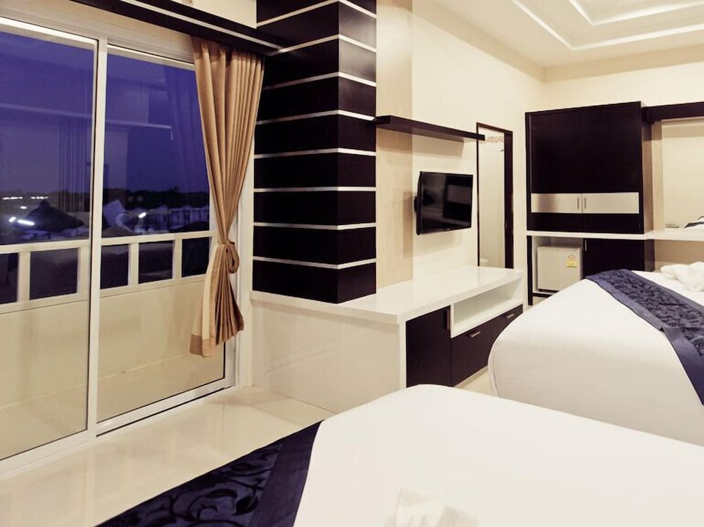 Excella Hotel 33/52