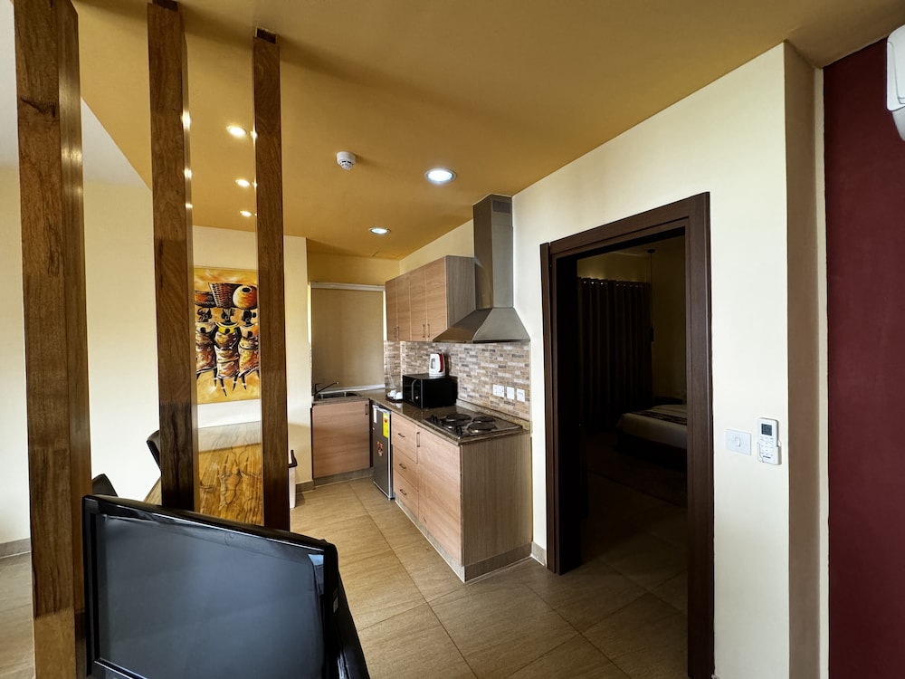 Roots Hotel Apartment 21/57