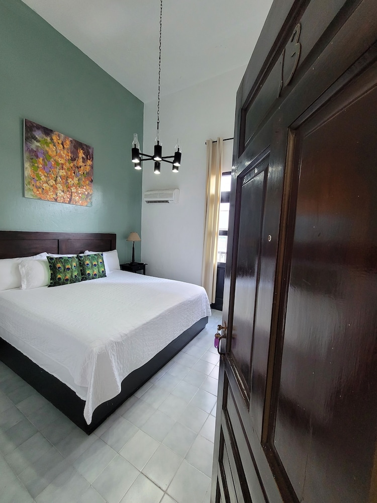 Hotel Class Colonial 18/50