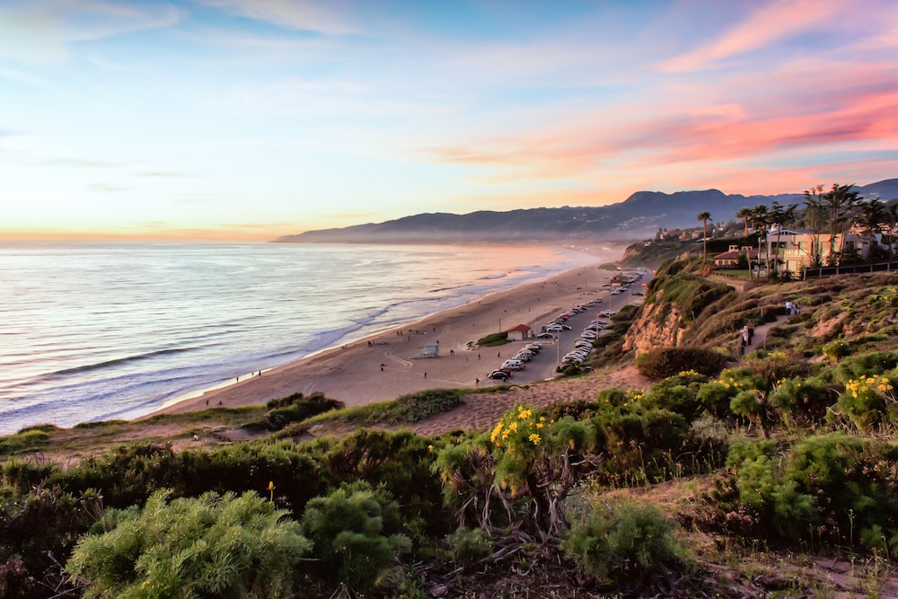Huntley Santa Monica Beach 62/69