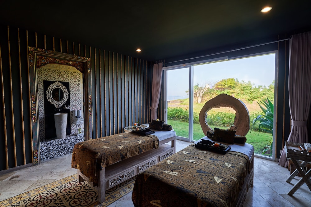 The Royal Purnama Art Suites and Villas - Adults Only 24/50