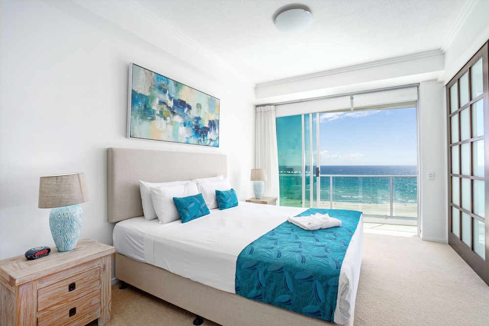 3 BEDROOMS, OCEAN VIEW