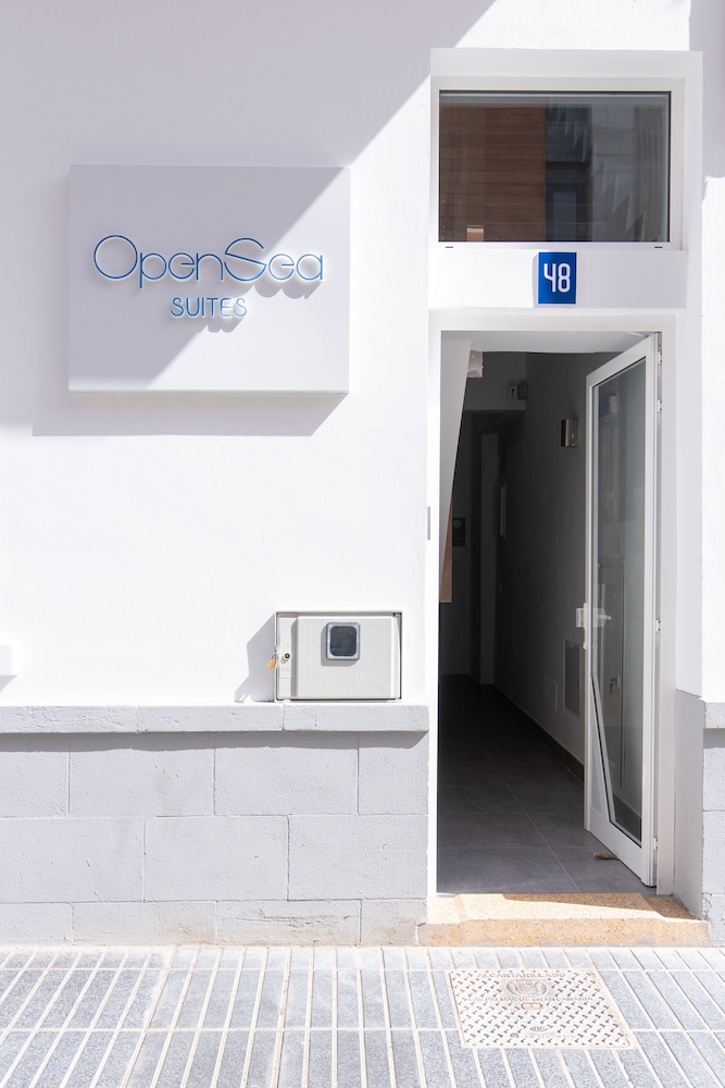 Open Sea Suites 6/47