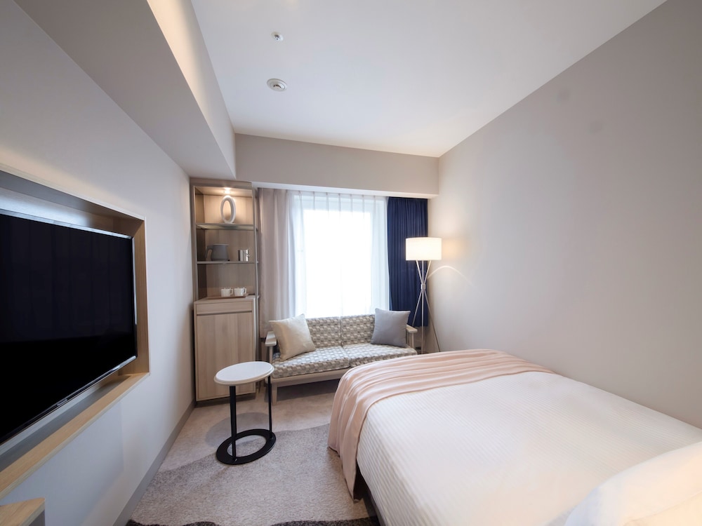SEMI ROOM, SEMI DOUBLE BED