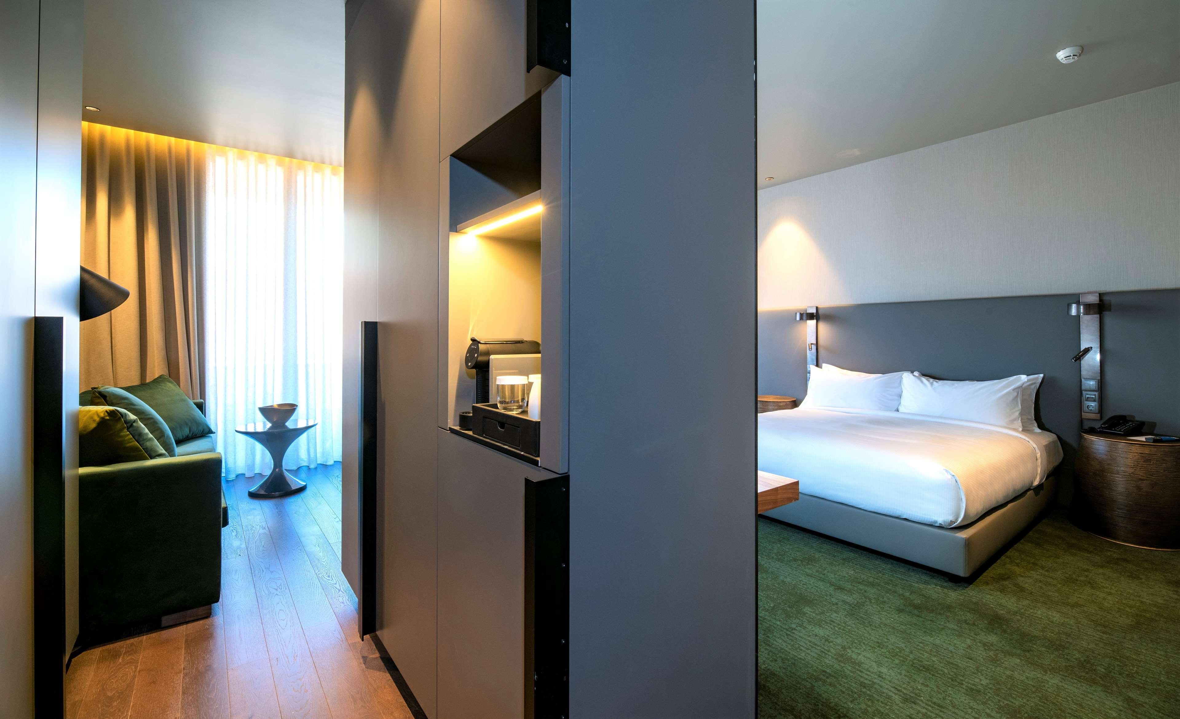 JUNIOR SUITE, KING BED, WITH VIEW, BALCONY