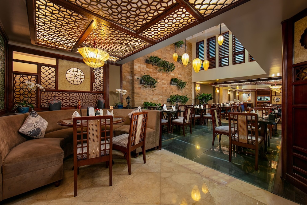 Oriental Suites Hotel And Spa 30/50