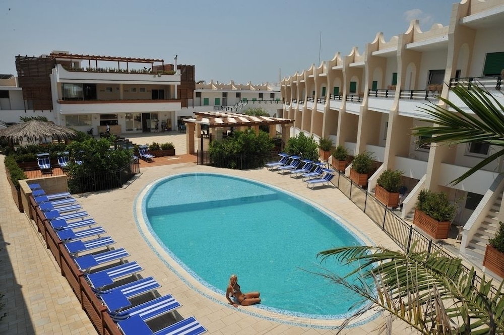 Cala Saracena Resort 45/50