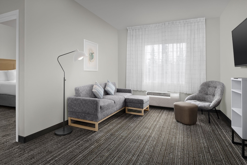 Towneplace Suites Marriott Cal Expo 28/50