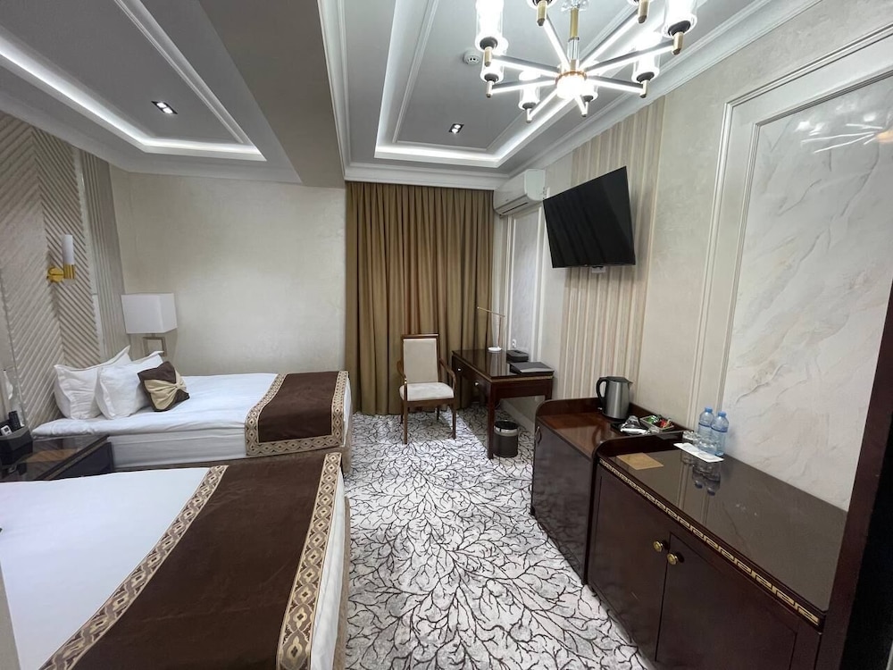 غرفة قياسية بسريرين منفصلين، Grand Hotel Zarafshan 3/6