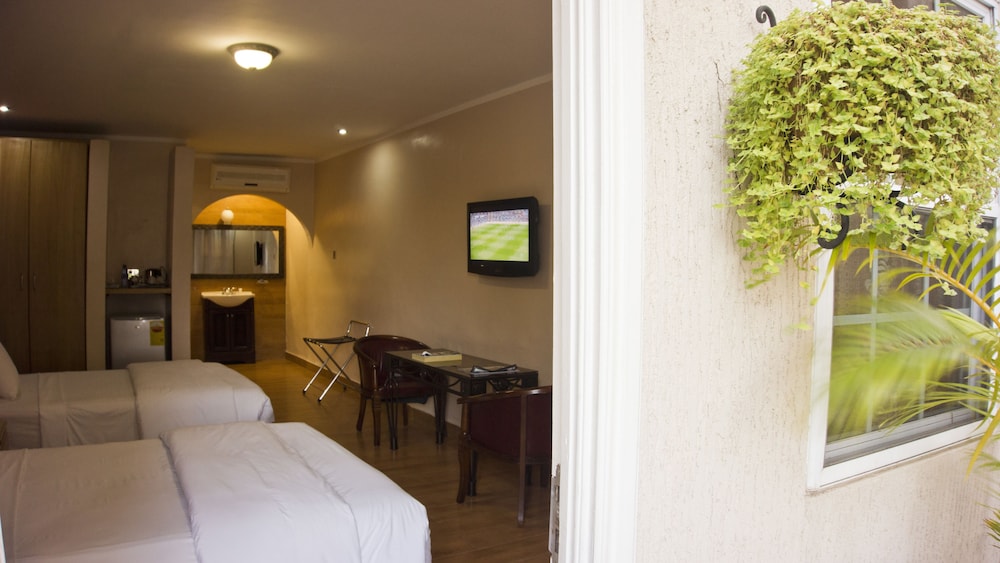 Tropical Enclave Hotel 29/60