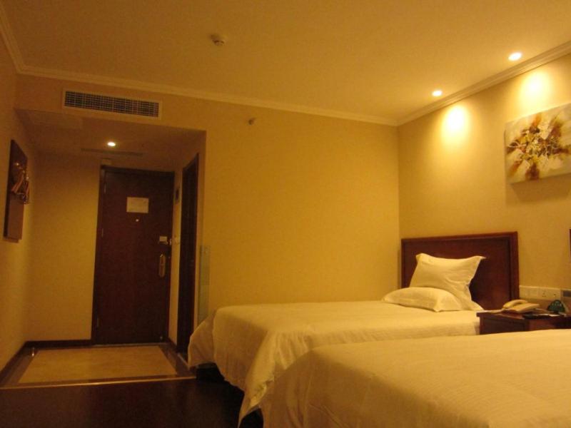 Greentree Inn Shandong Qingdao Jiaozhou Datong Mansion Express Hotel 12/60