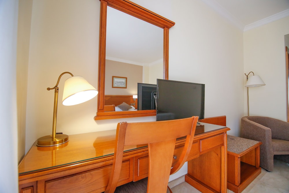 Hotel Mainake Sl 52/60