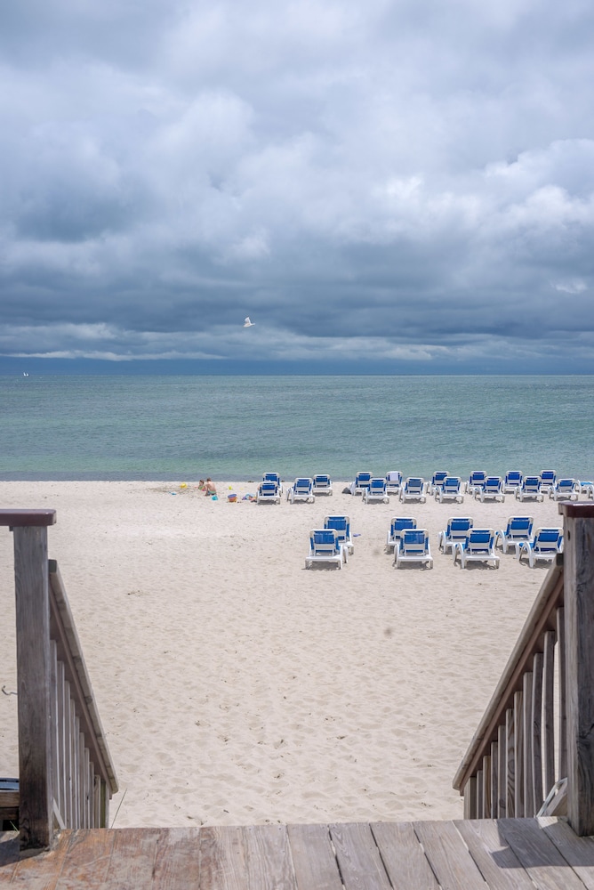 Blue Water Resort on the Ocean 66/79
