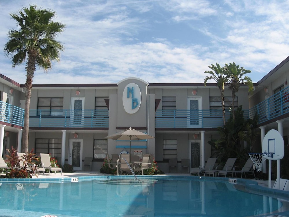 Royal North Beach All Suites 8/57