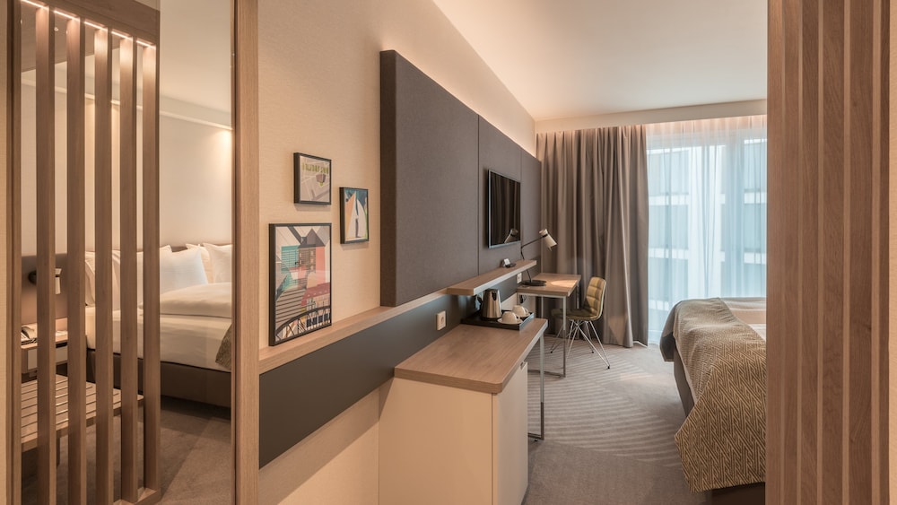 غرفة قياسية بسريرين منفصلين، Holiday Inn Hamburg Berliner Tor 4/5