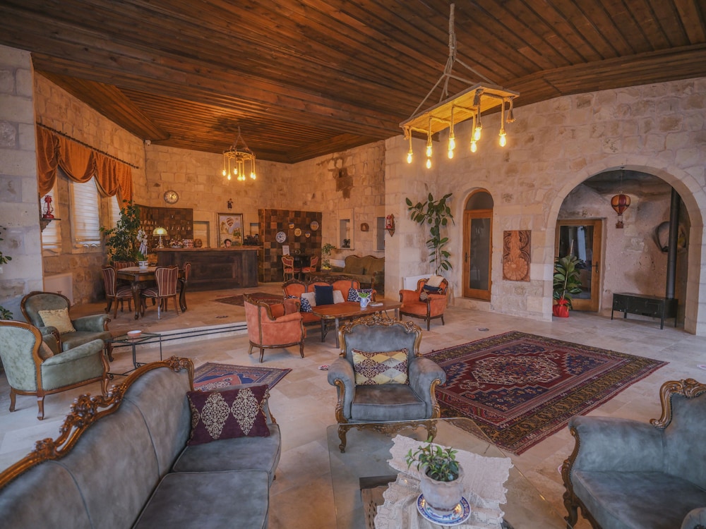 Kalsedon Cave Suites 11/28