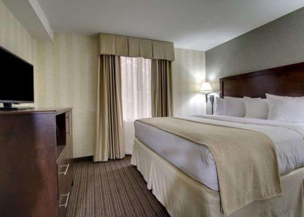 DoubleTree by Hilton Quincy 20/77