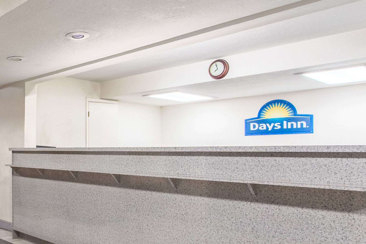 Days Inn By Wyndham Lake City I-10 6/35