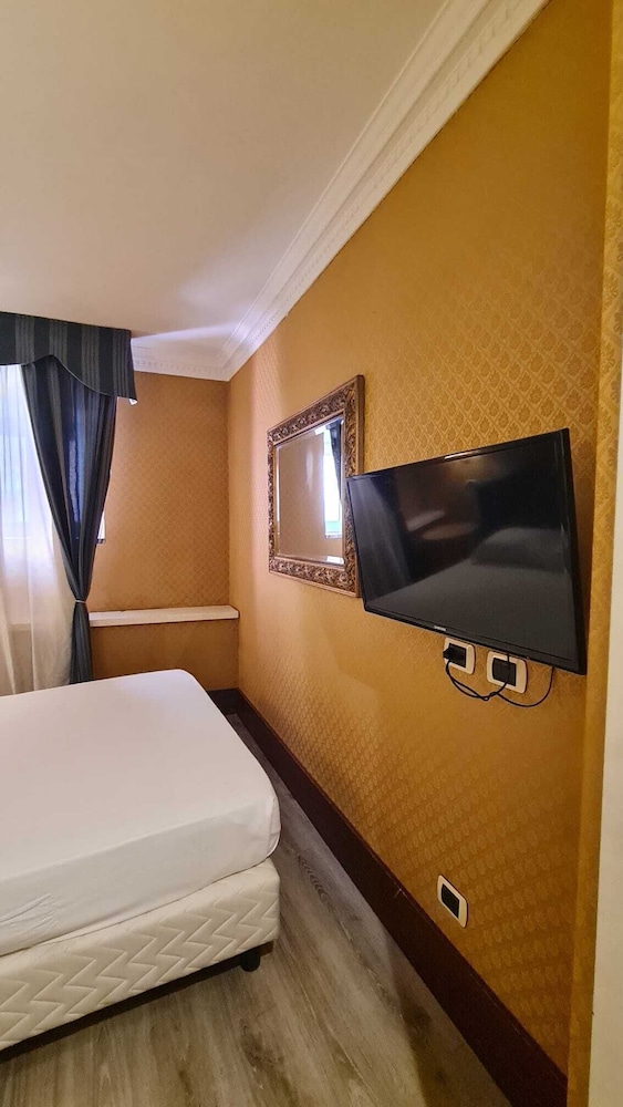 939 Hotel 12/52