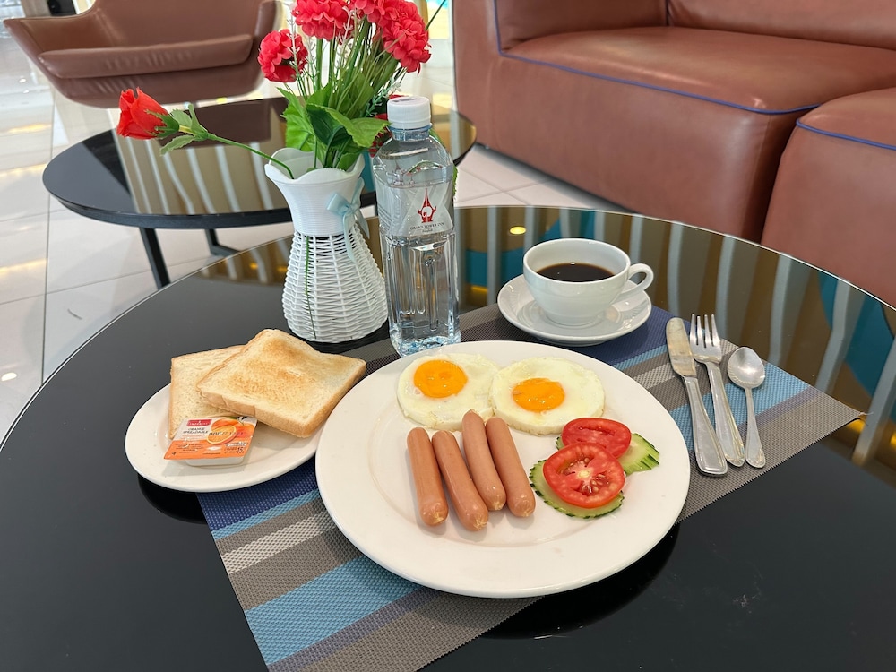 Grand Tower Inn Sathorn 36/49