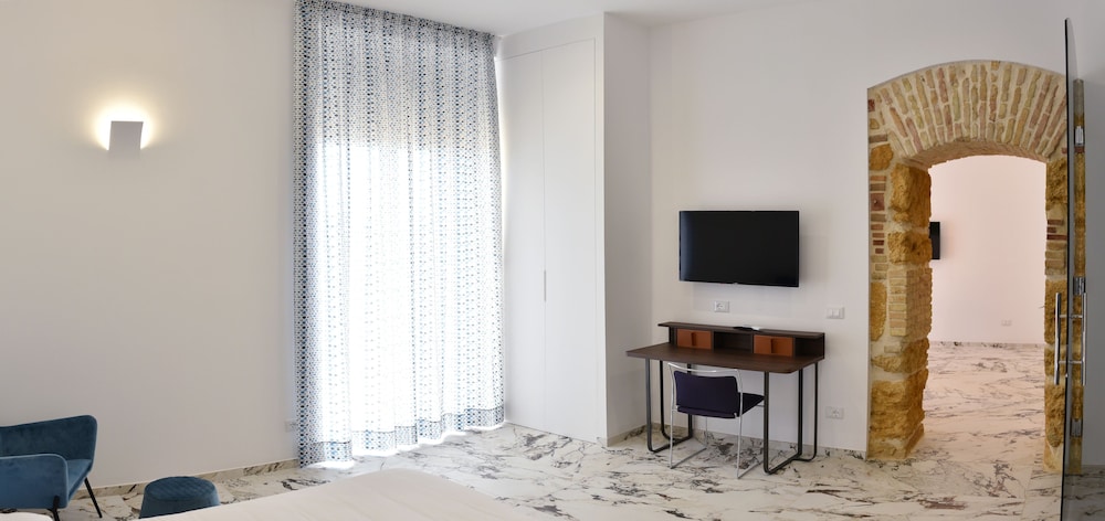 Hotel Exclusive 68/84