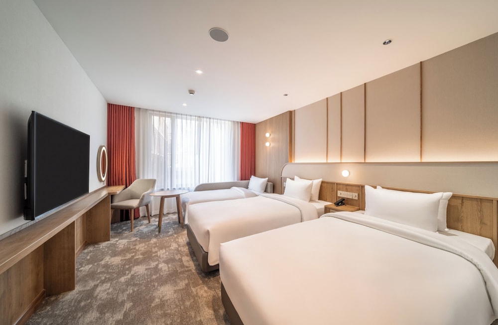 GRAND, TWIN BEDS