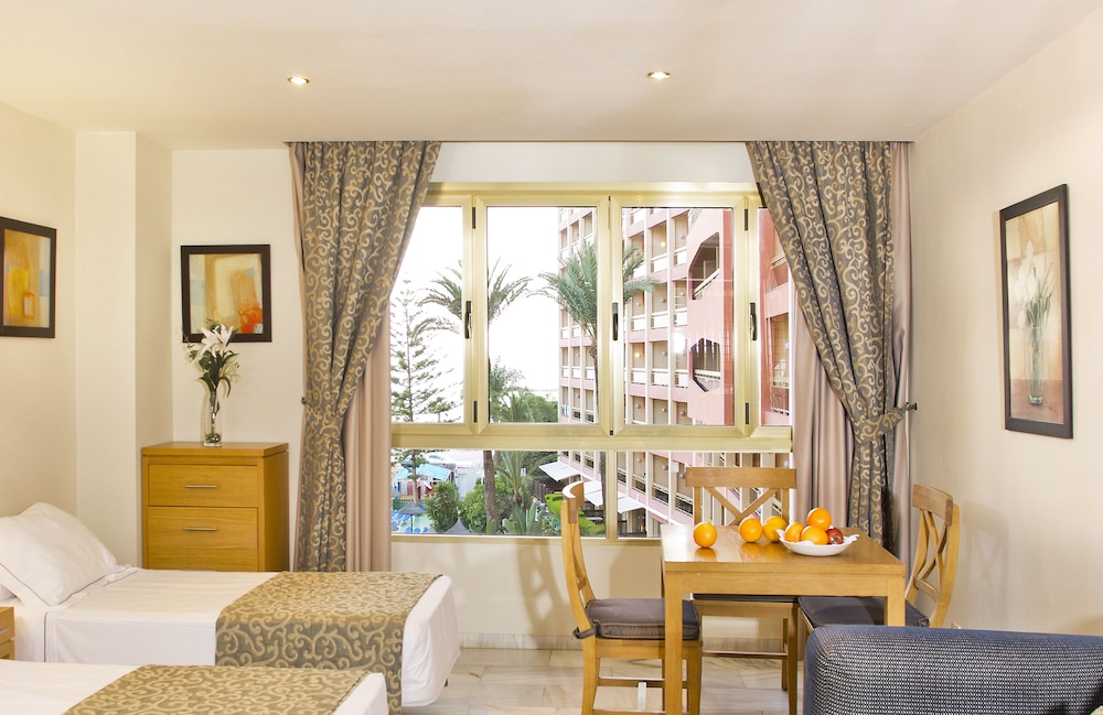 Sunset Beach Club Aparthotel 41/50
