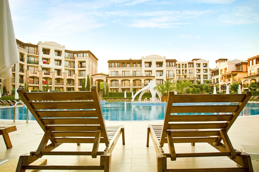 Green Life Beach Resort 17/75