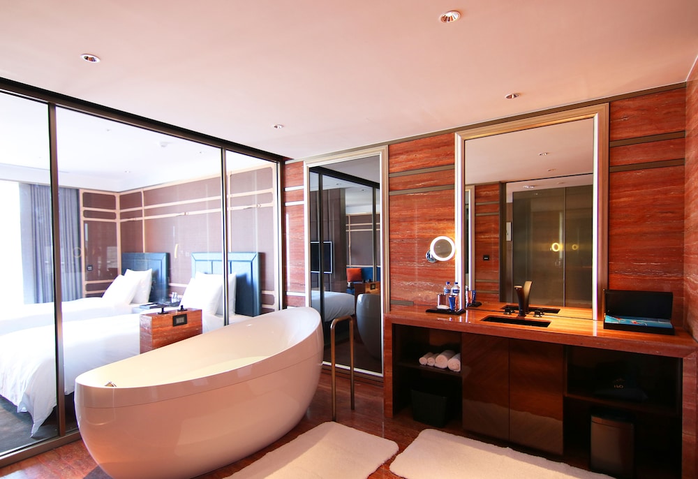 H2o Hotel 8/60