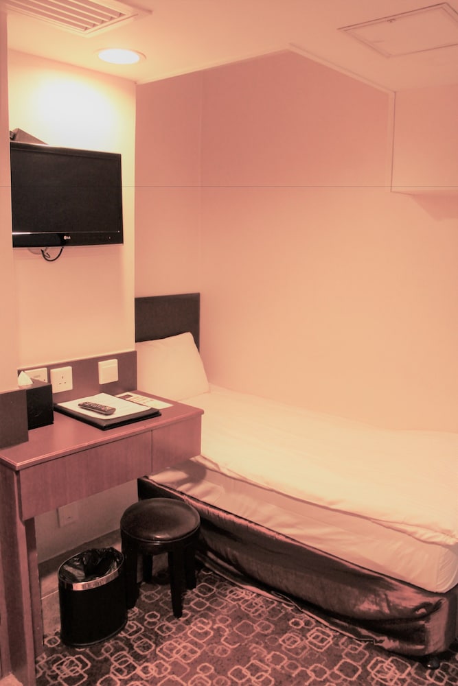 Lander Hotel Prince Edward 25/32