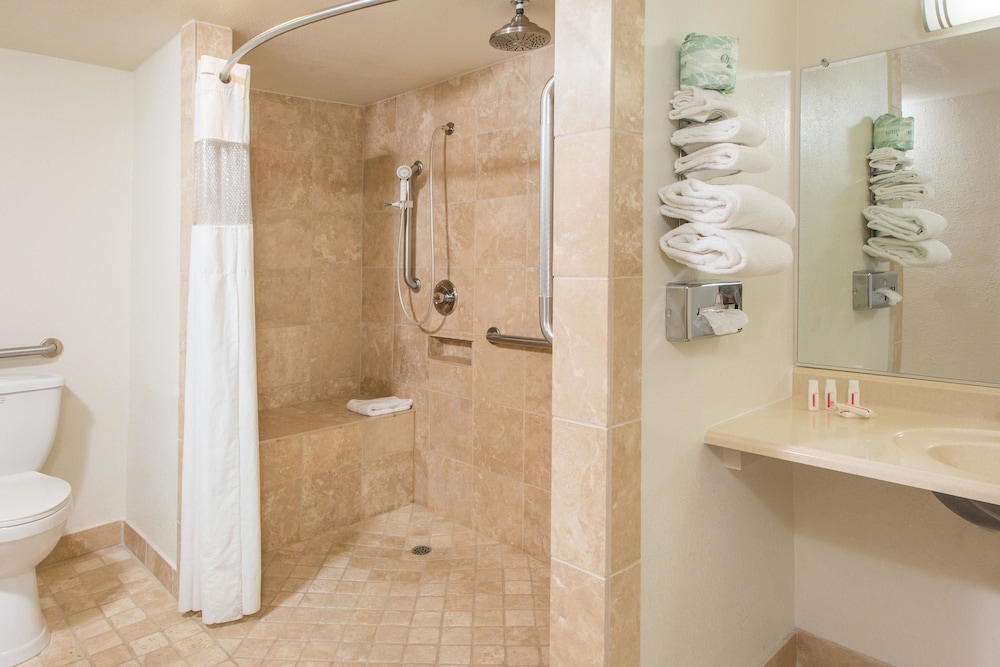 Days Inn by Wyndham Palm Springs 25/25
