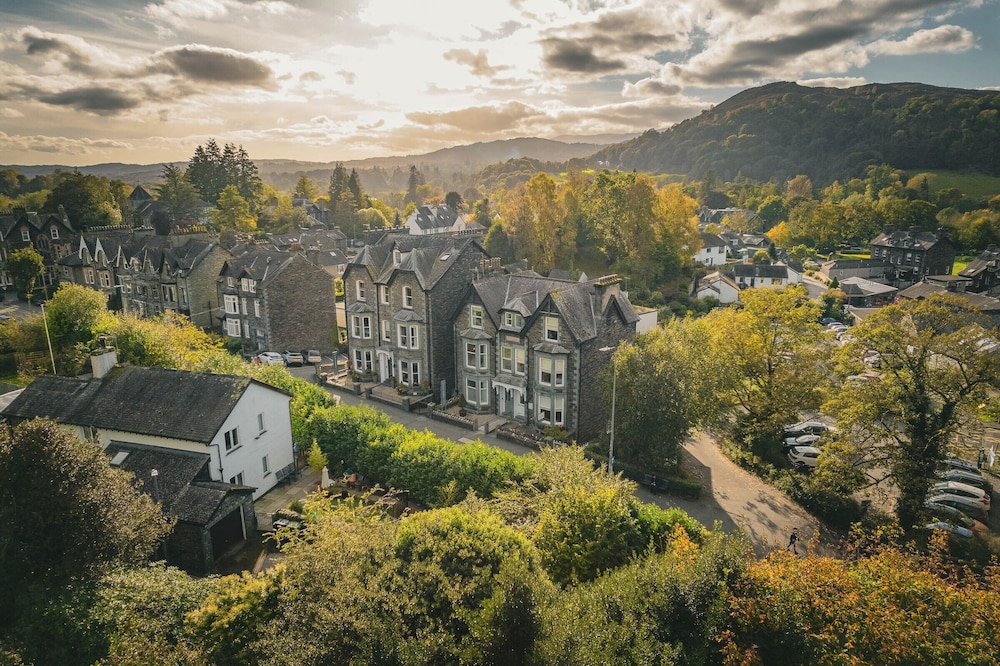 Ambleside Townhouse 49/59