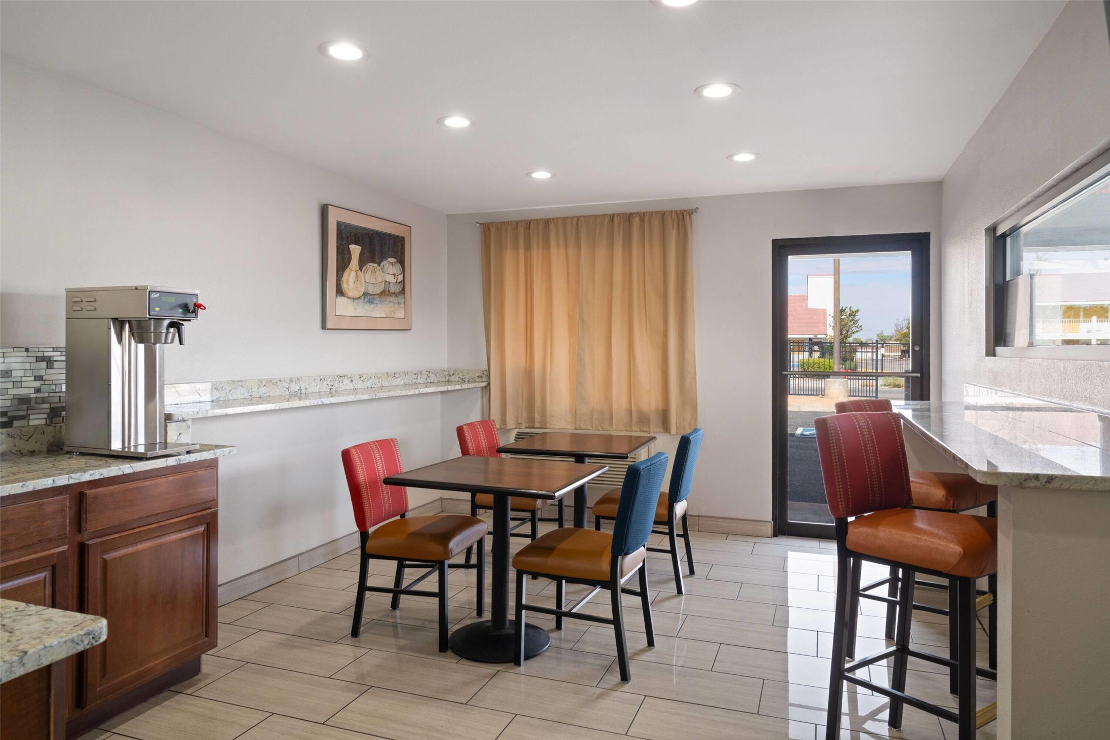 Travelodge by Wyndham Albuquerque West 6/8
