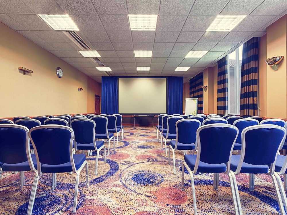 Mercure Daventry Court Hotel 64/79