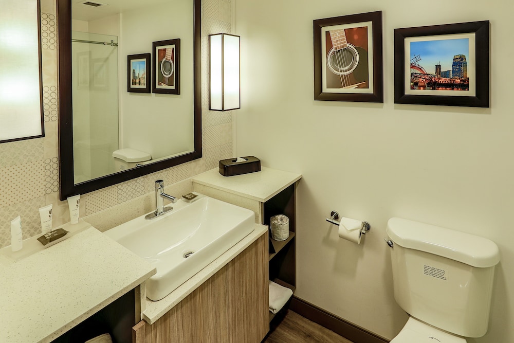 Country Inn & Suites By Radisson Nashville Airport TN 69/70