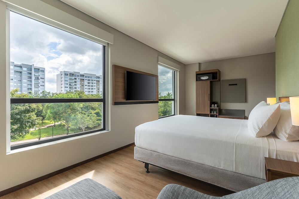 Hyatt Place Merida/ Via Montejo 15/50