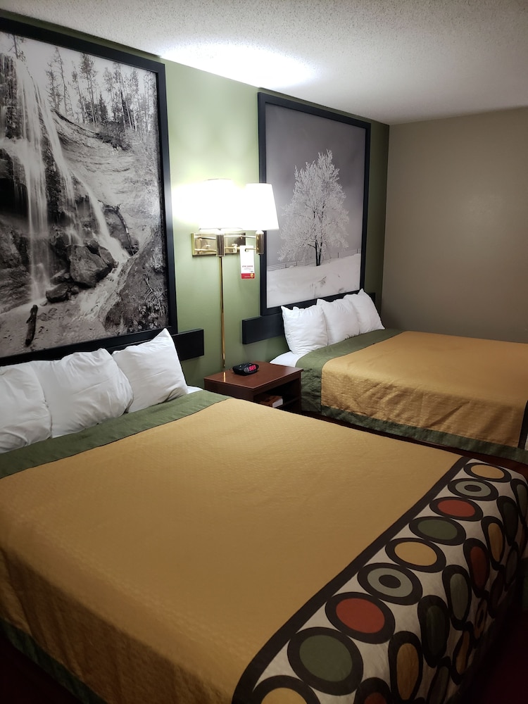 Super 8 by Wyndham Valentine NE 25/63