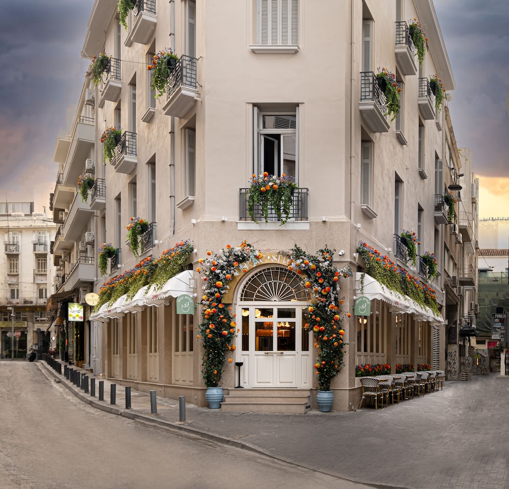 Belle Epoque Suites Athens 46/50