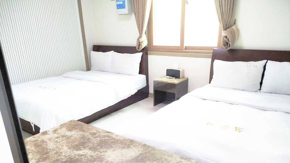 Golden Park Hotel 12/59