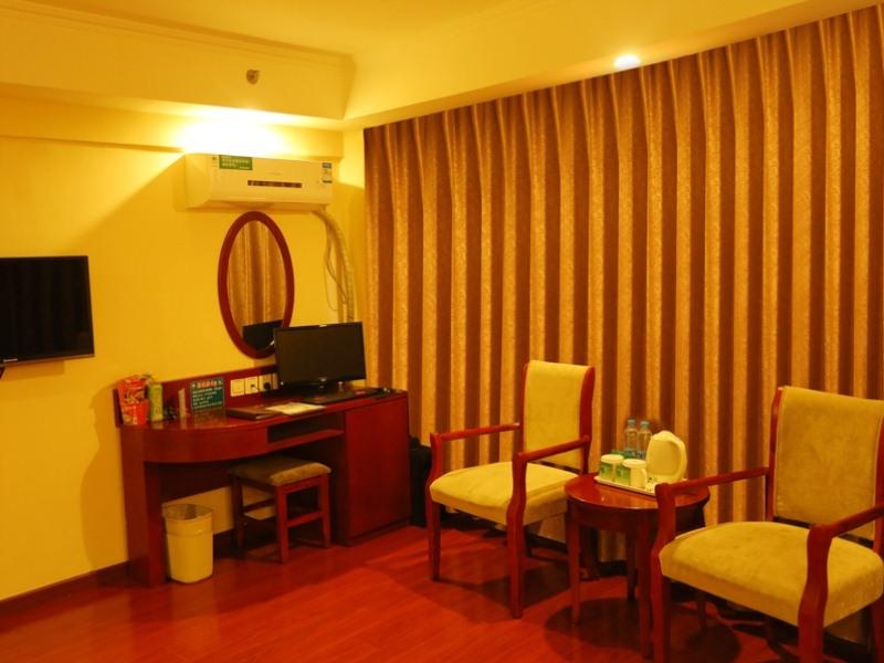 GreenTree Inn Chaoyang Shuangta District Chaoyang Street Fangzhi Road Express Hotel 13/15