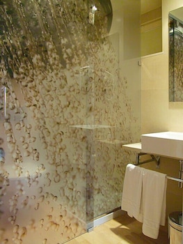 Hotel J. Balmes Vic 9/20