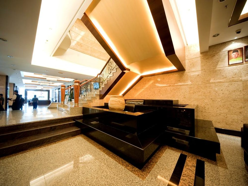 Imperial Palace Hotel 8/52