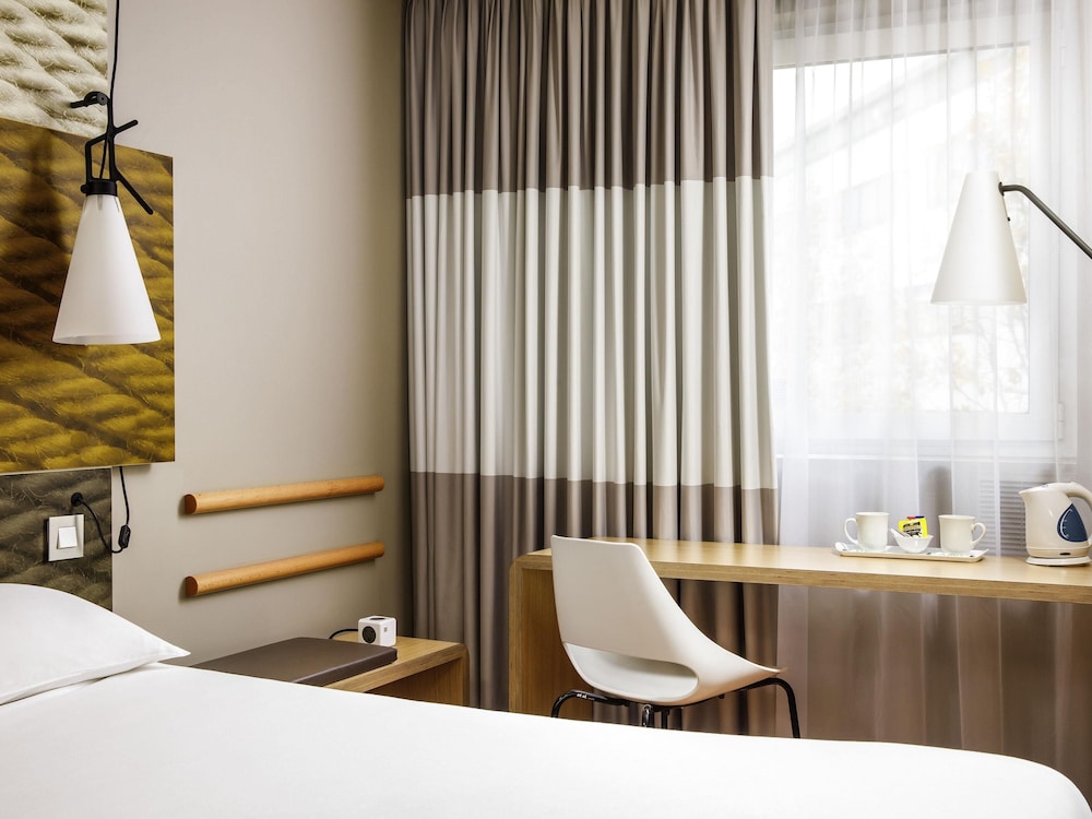 ibis Bristol Centre 50/50