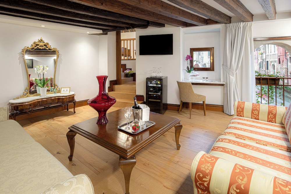 All Angelo Art Hotel 51/72