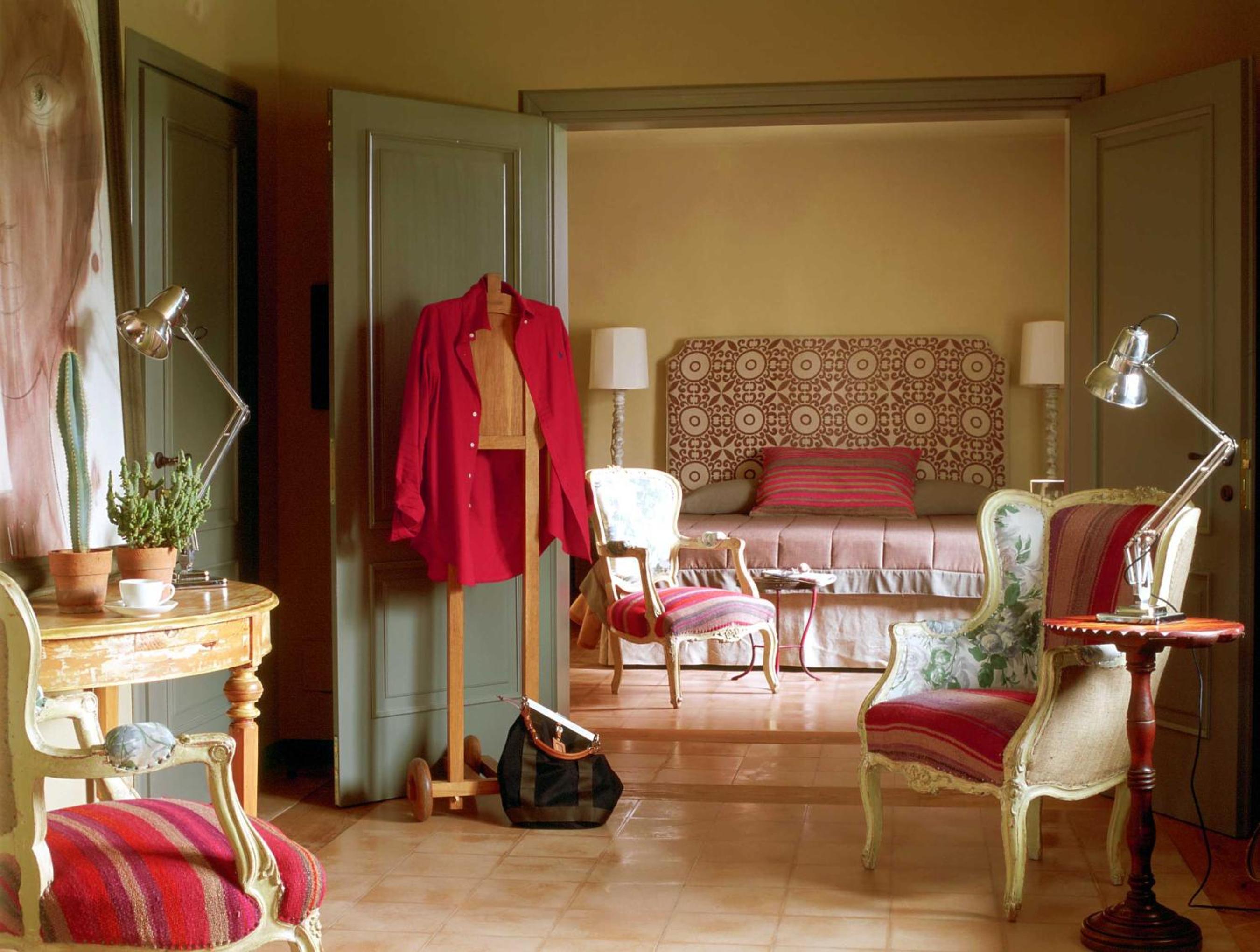 Royal, Suite