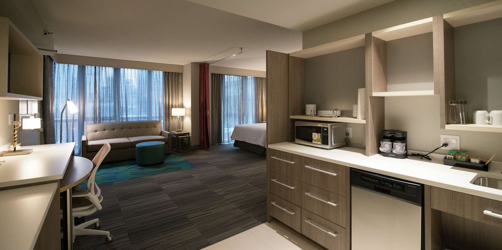 Home2 Suites By Hilton Chicago River North 35/55