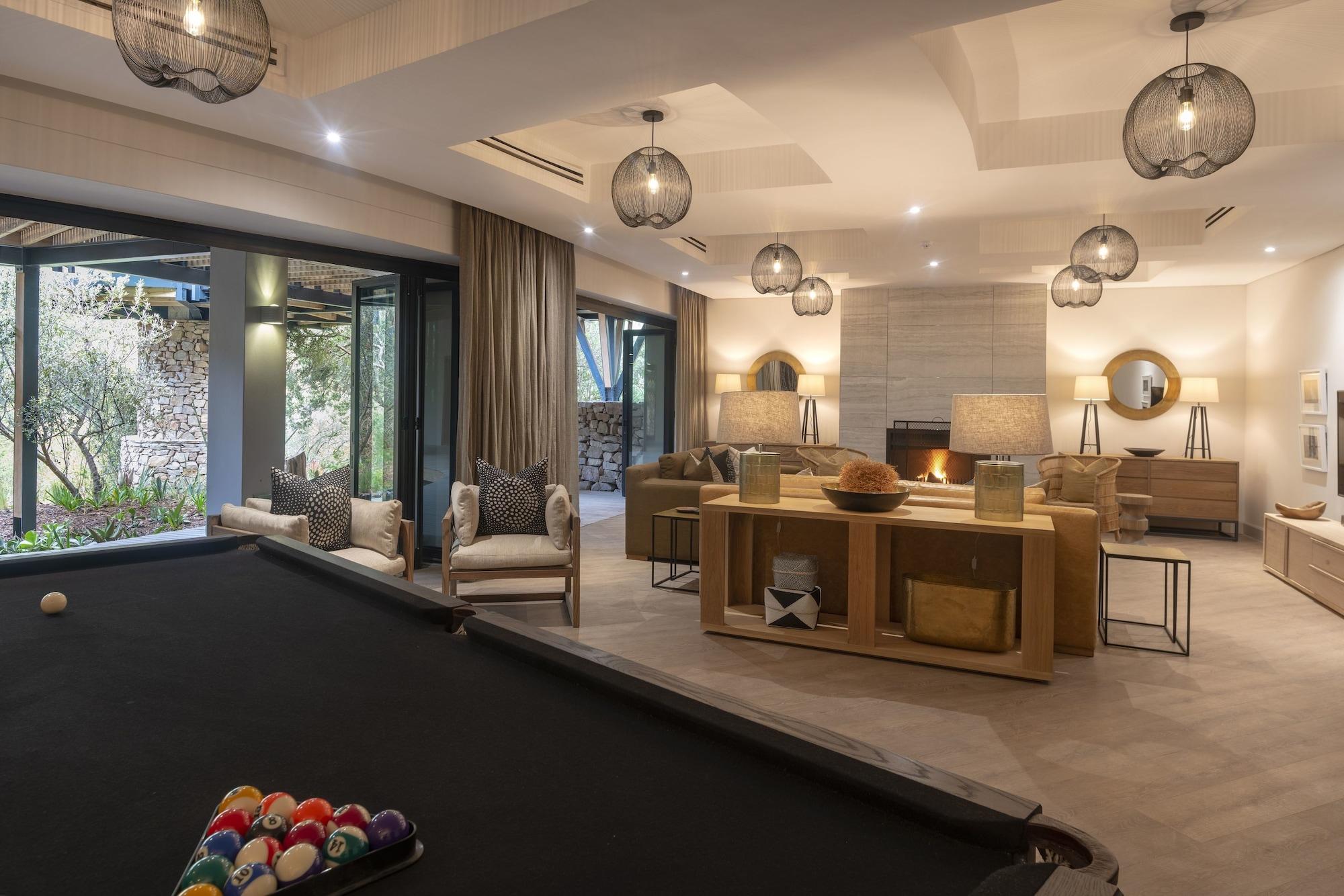 Shamwari Game Reserve - Eagles Crag 25/55