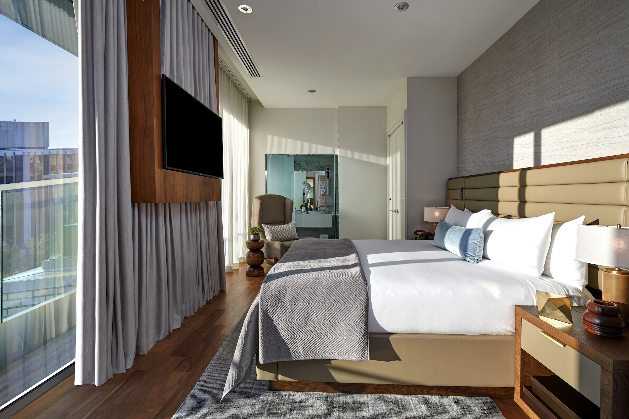 جناح سيغنتشر بسرير كينج بشرفة، Dupont Circle Hotel 3/5