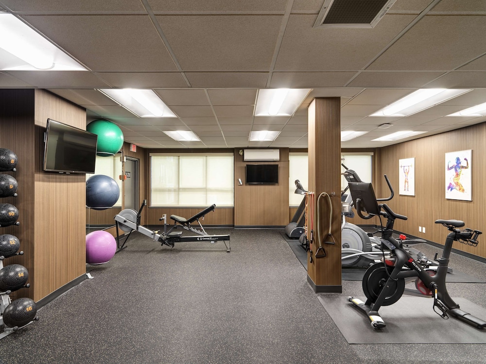 Best Western Plus Carlton Plaza Hotel 22/43