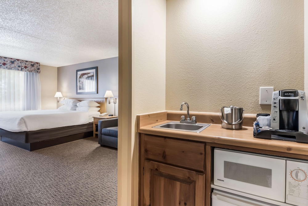 Red Lion Inn and Suites Goodyear Phoenix 32/36